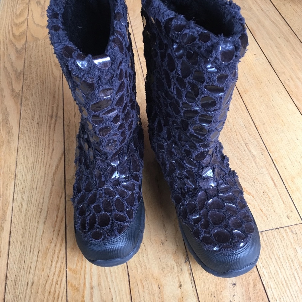 Montrek  Boots sz 7 Black
